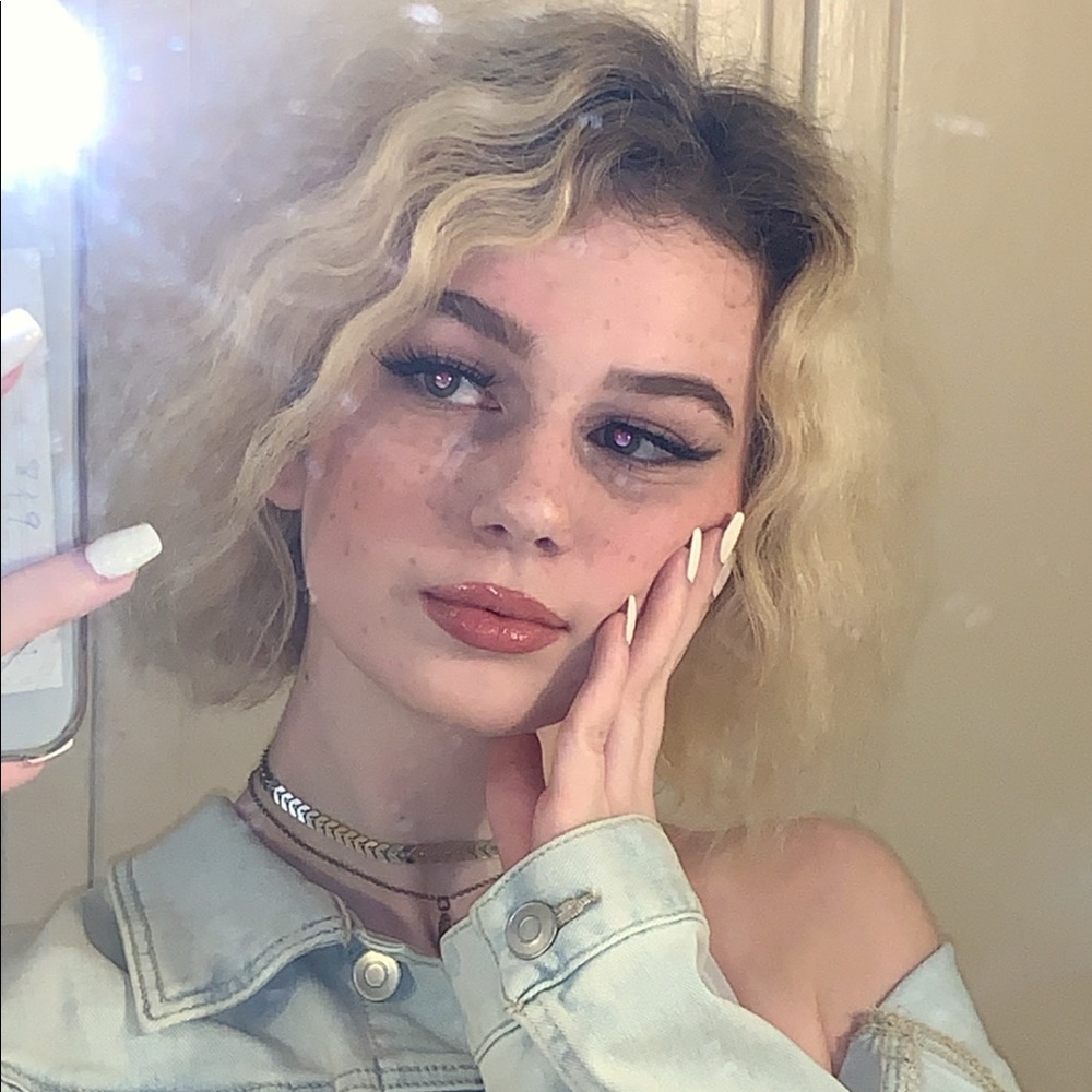 Meet your Posher, Hannah